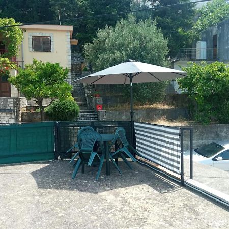 Guest House Inara 内乌姆 外观 照片