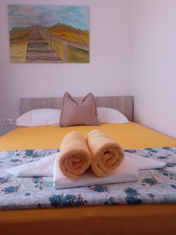 Guest House Inara 内乌姆 外观 照片